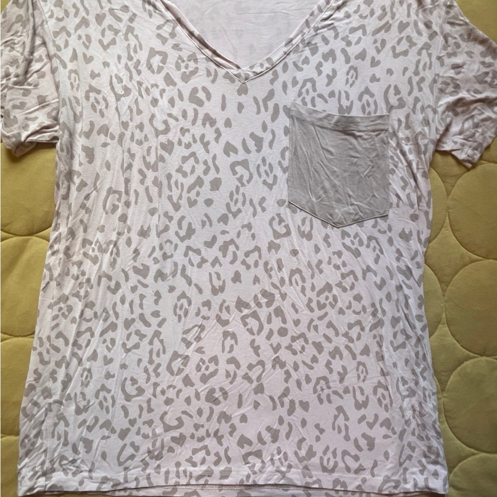 Kyte BABY Light Gray Leopard Print Short Sleeve Tee